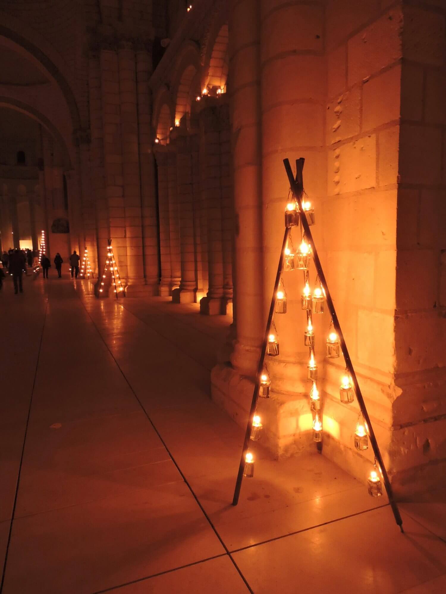 Mise en lumière du cloître du Grand-Moûtier à l’Abbaye Royale de Fontevraud par les artistes de Kalalumen. Hommage aux 900 ans de la mort de Robert d’Arbrissel - samedi 12 novembre 2016